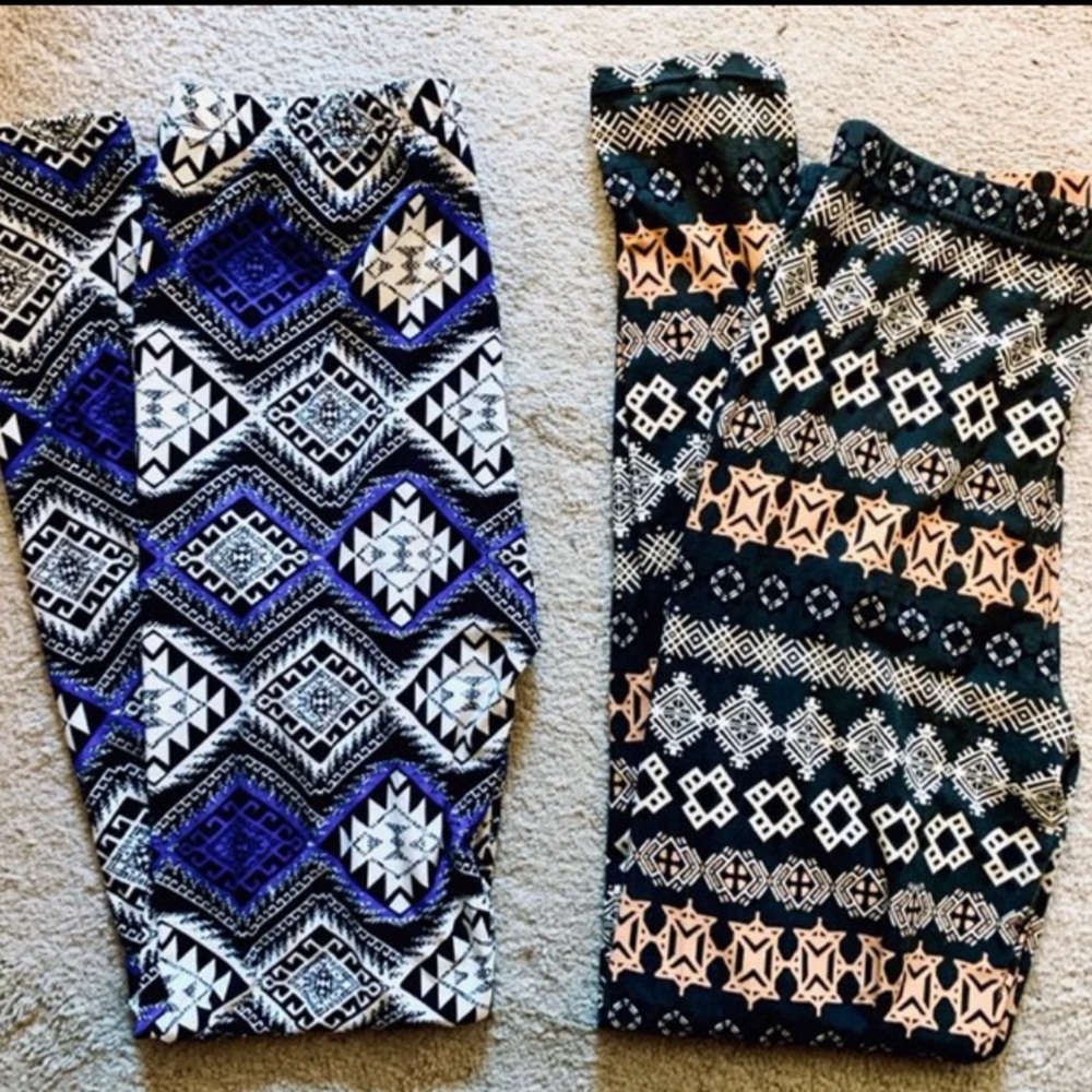 2 pr OS leggings peach gray white black blu Aztec